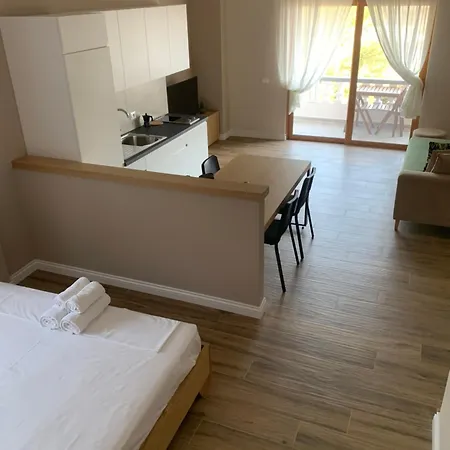 Get Comfy * Sarandë