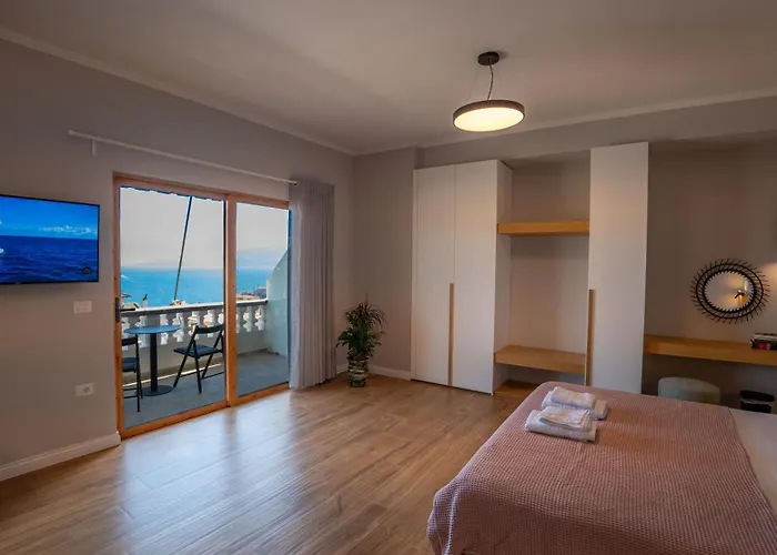 Get Comfy * Sarandë